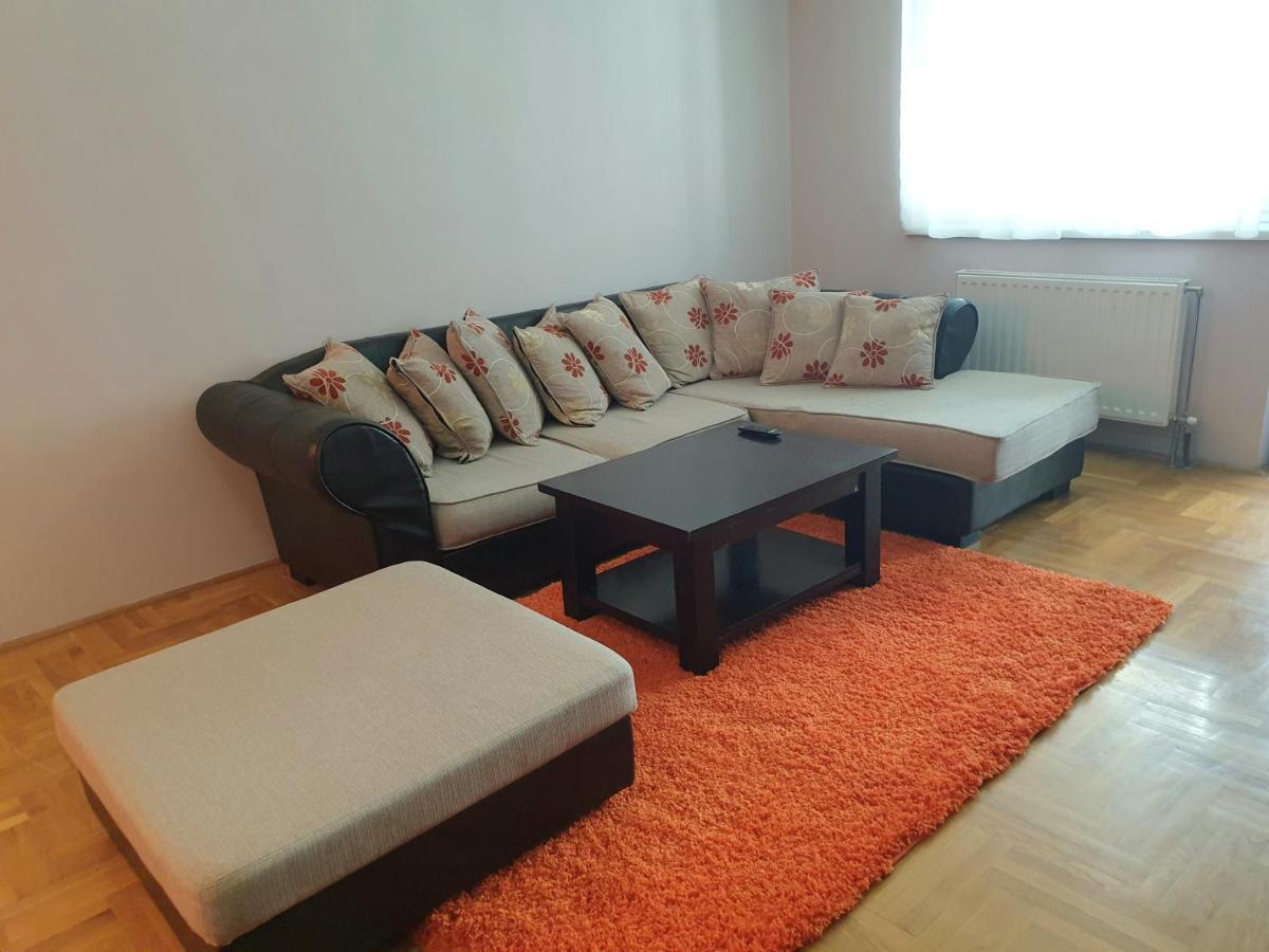 Apartman Mirage 斯雷姆斯卡米特罗维察 外观 照片