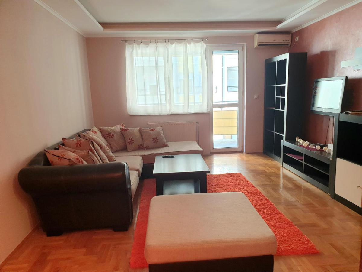 Apartman Mirage 斯雷姆斯卡米特罗维察 外观 照片